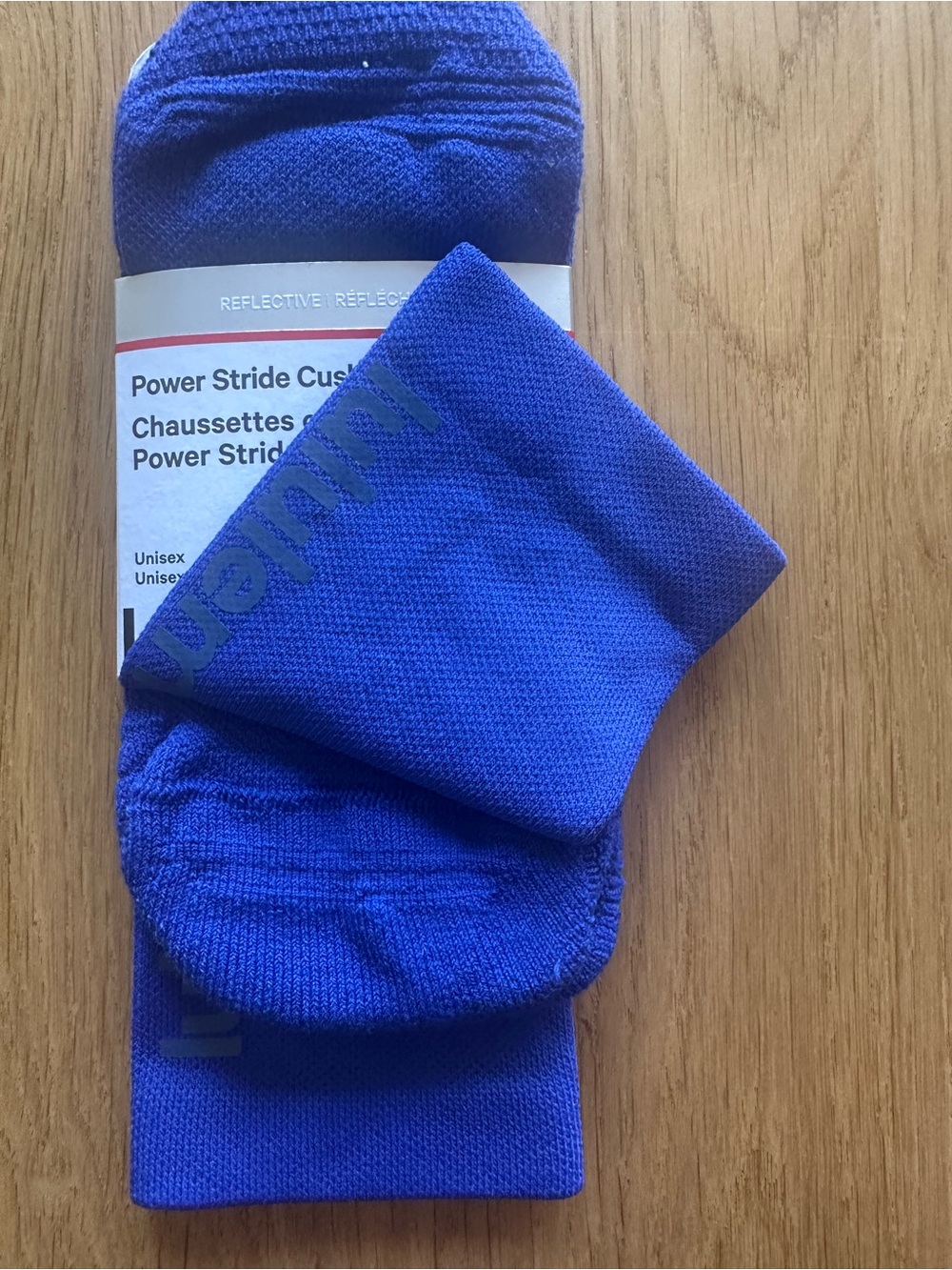 NWT Lululemon Unisex Power Stride Cushion Crew
Socks
Wordmark Beach Ball Blue - Picture 4 of 5